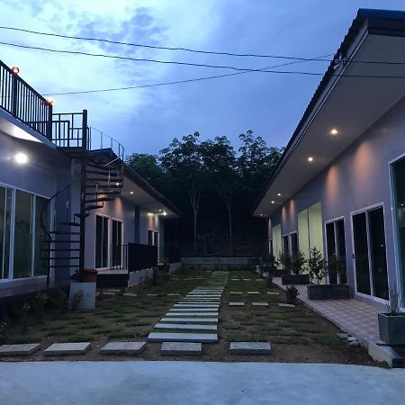 ホテル Tubtimtong Boutique Nai Yang Beach エクステリア 写真